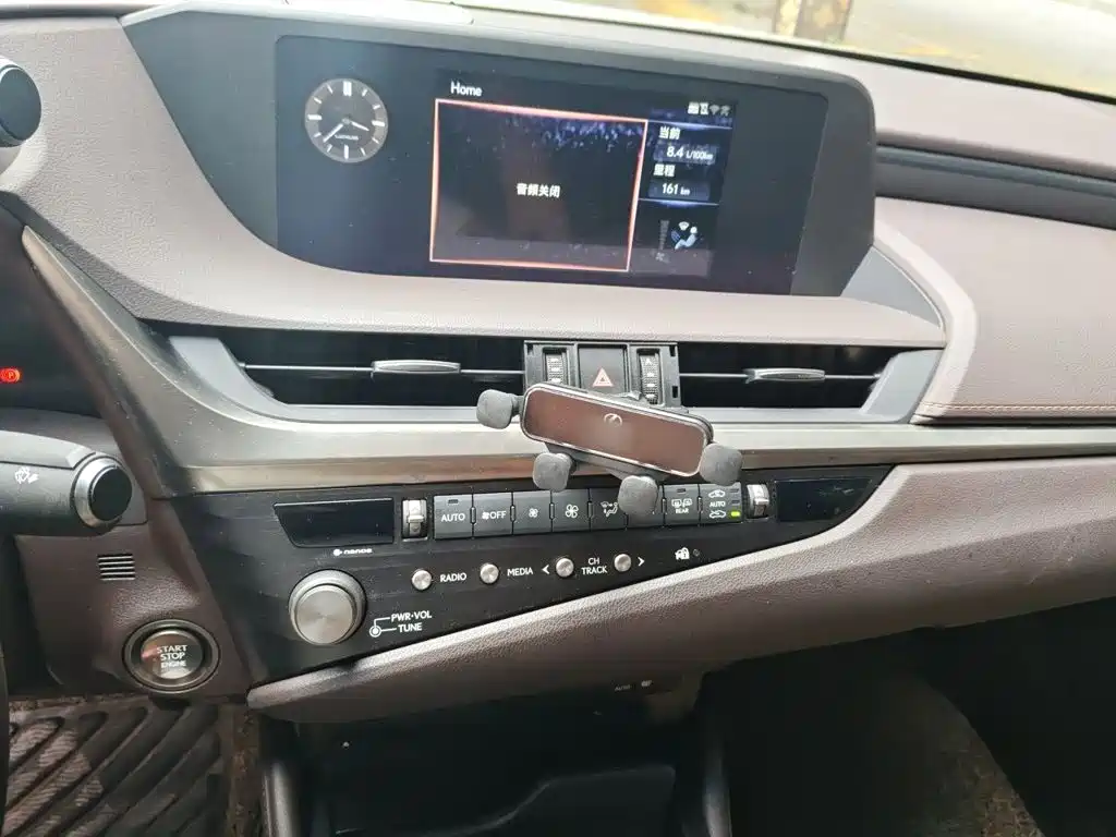 Lexus ES — миниатюра 6