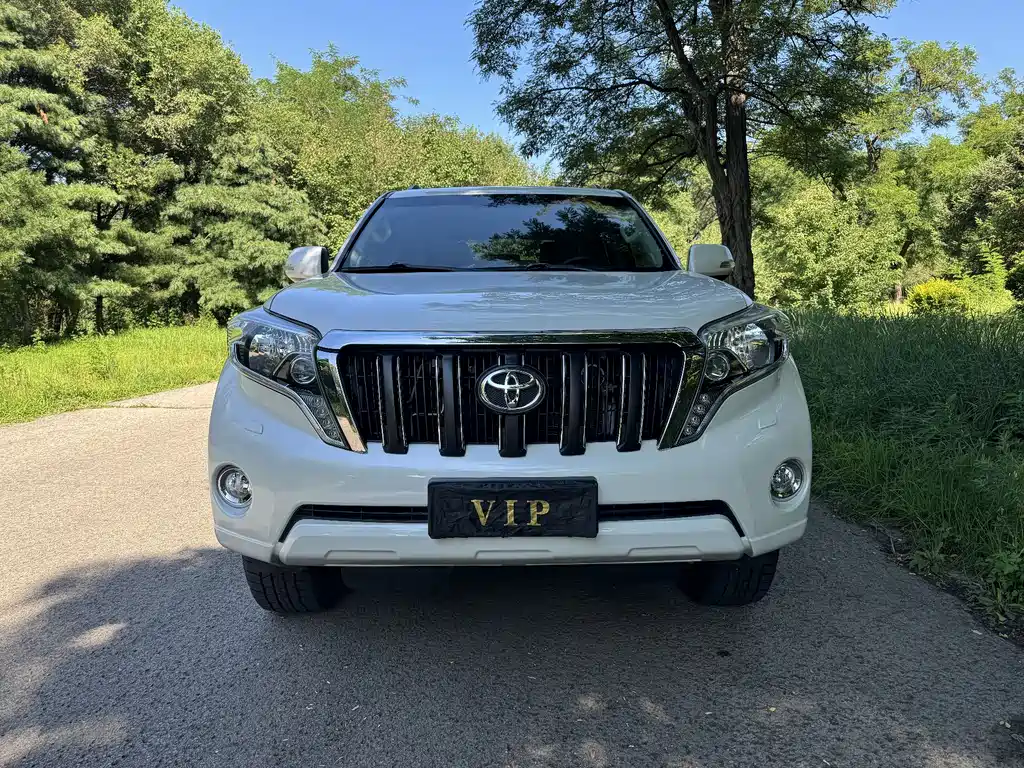 Toyota Land Cruiser Prado 2016 2.7L AT Luxury