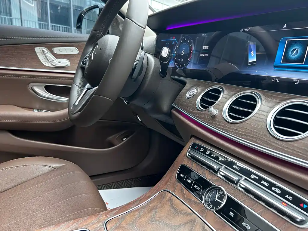 Mercedes-Benz E-Class — миниатюра 10