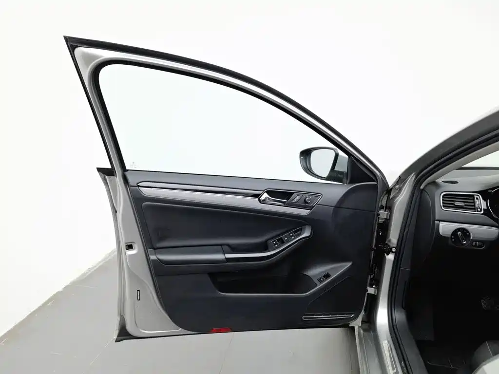 Volkswagen Sagitar — миниатюра 8