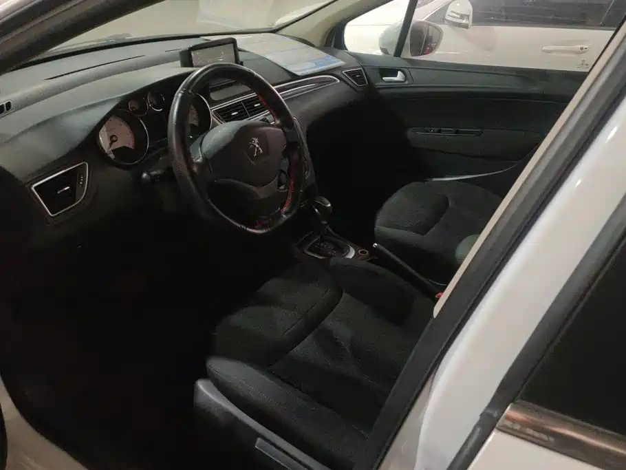 Peugeot 308 — миниатюра 9