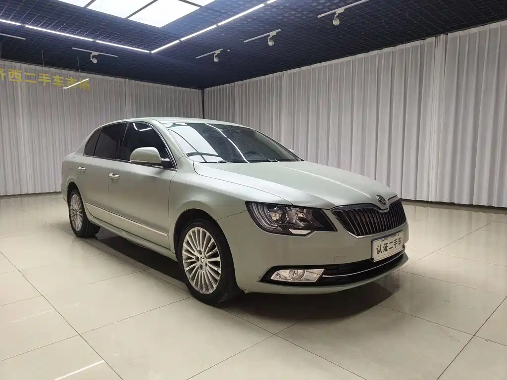 Skoda Superb — миниатюра 3