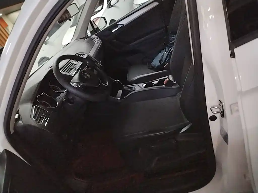 Volkswagen Tiguan L — миниатюра 16