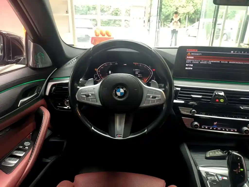 BMW 5 Series — миниатюра 11