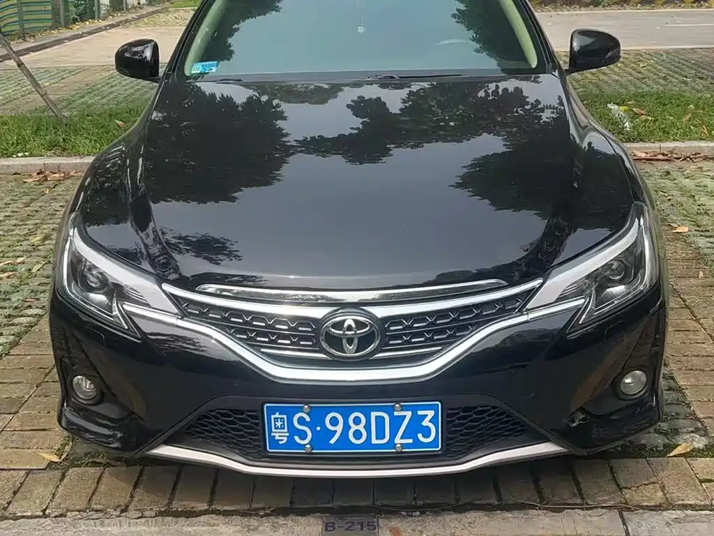 Купить Toyota Reiz