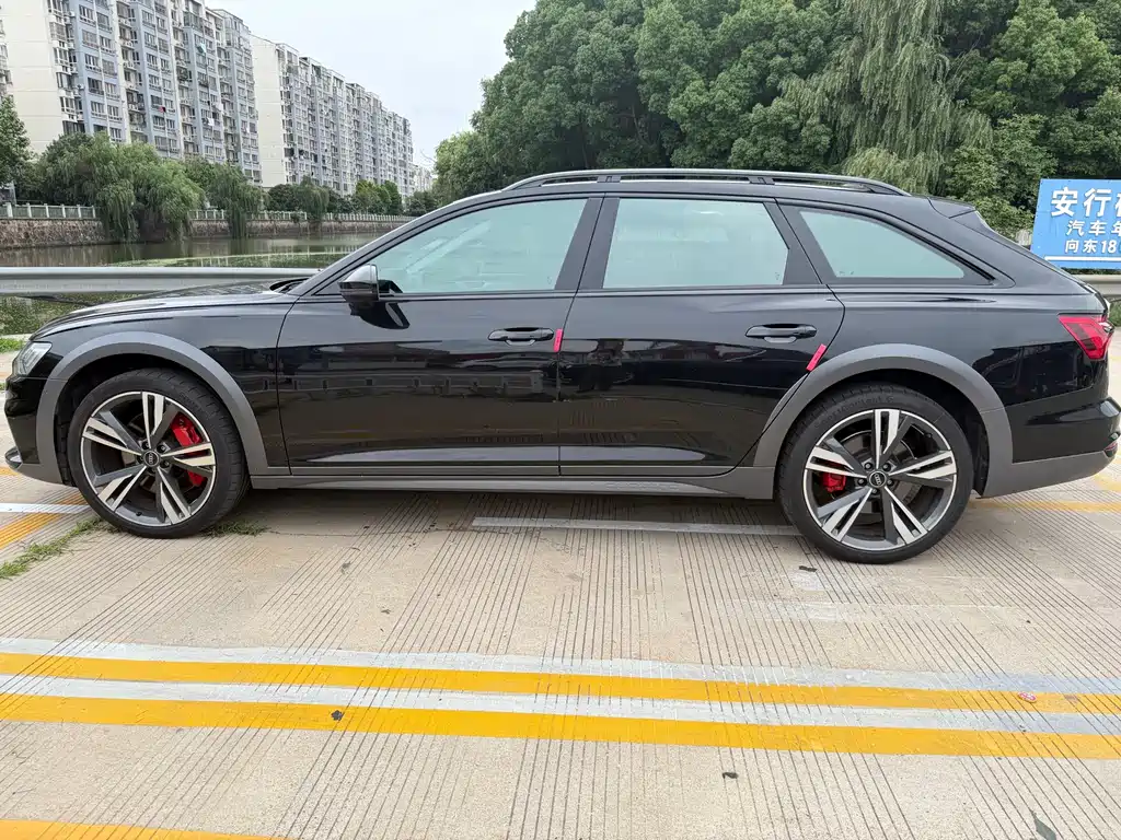 Audi A6 2023 allroad quattro 55 TFSI Premium