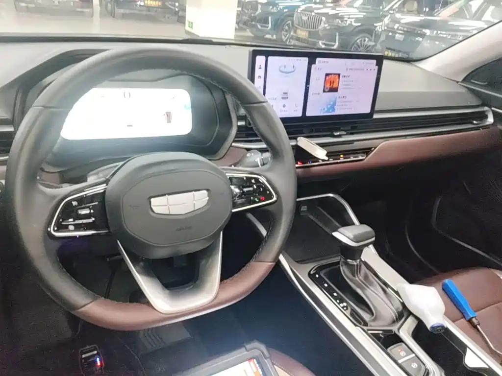 Geely Emgrand — миниатюра 10