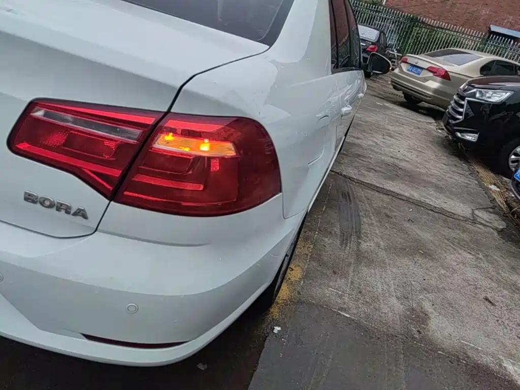 Volkswagen Bora — миниатюра 8