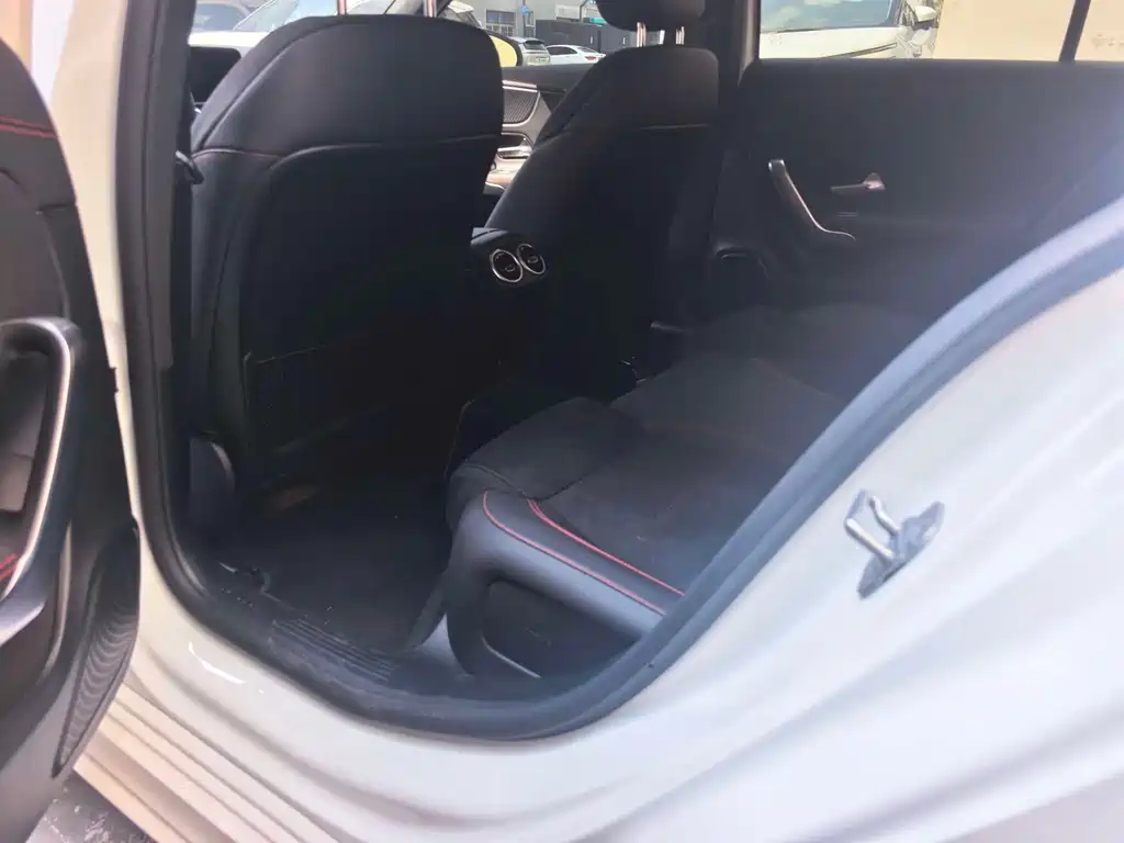 Mercedes-Benz A-Class — миниатюра 6