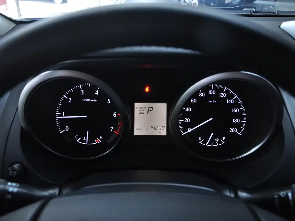 Toyota Land Cruiser Prado 2015 2.7L AT Standard