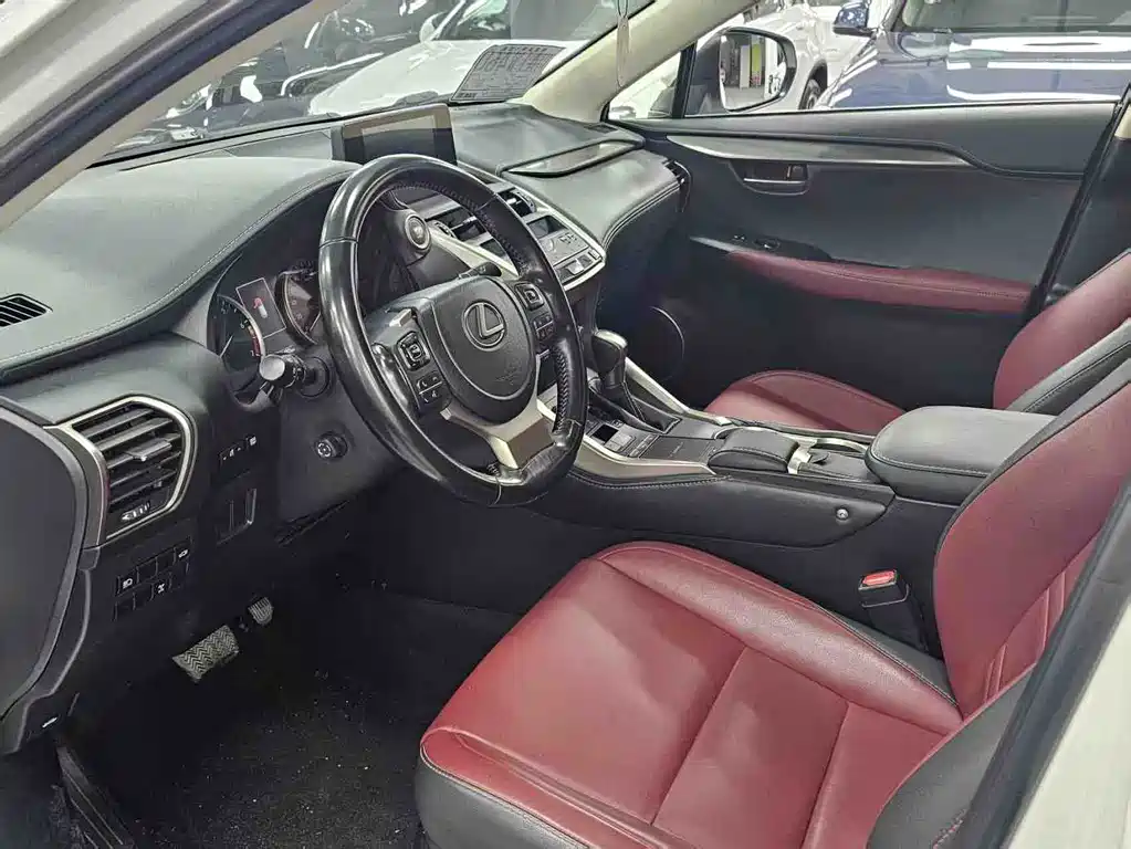 Lexus NX 2020 200 VI