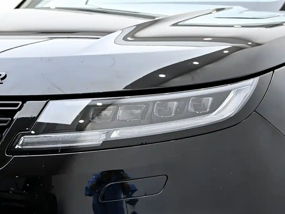 Land Rover Range Rover Sport 2025 400PS