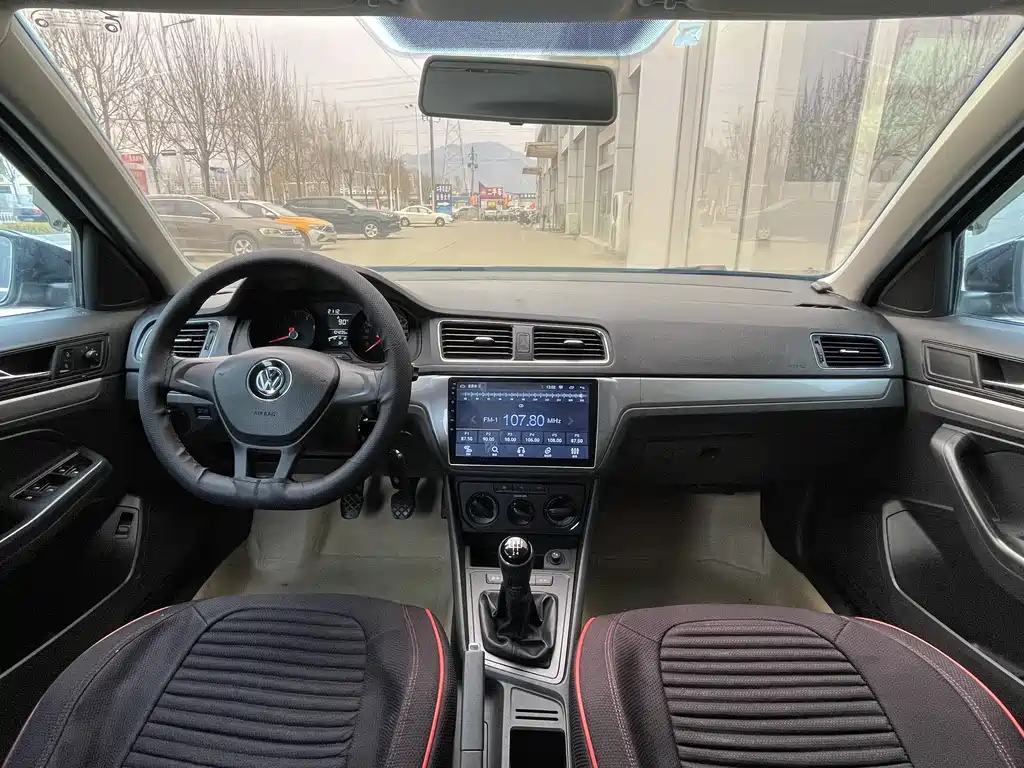 Volkswagen Lavida 1.6L Manual Elegant Edition, фото 8