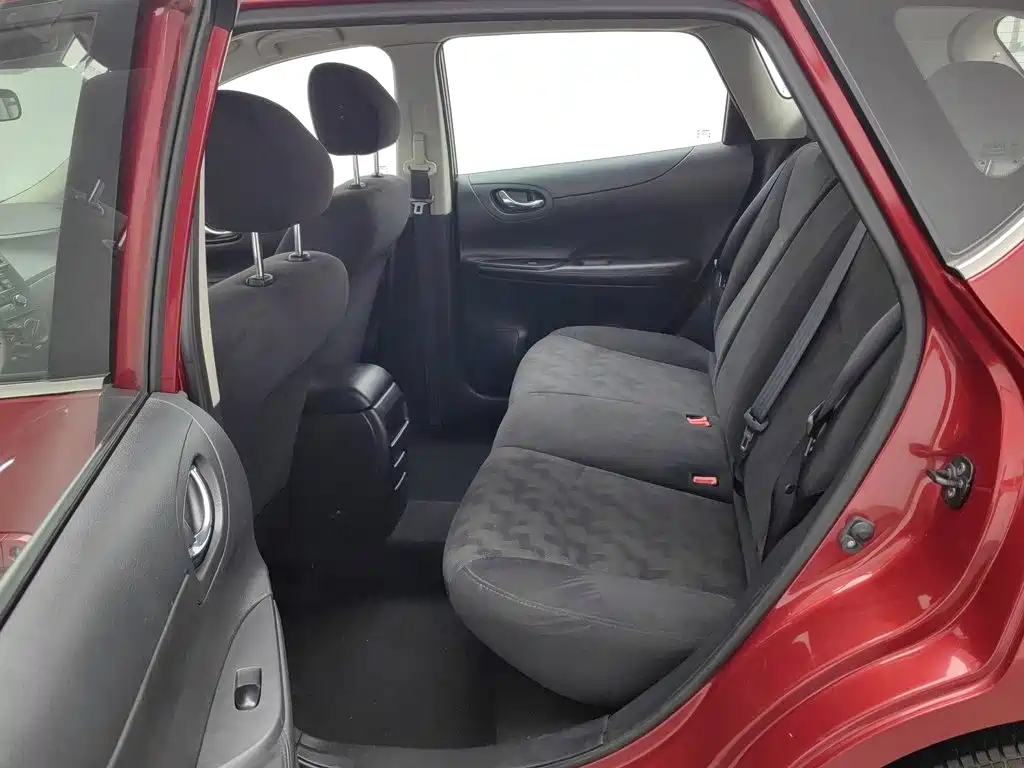 Nissan Tiida — миниатюра 15
