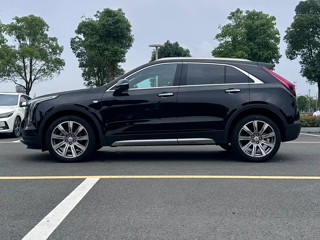Cadillac XT4 2022 28T Luxury