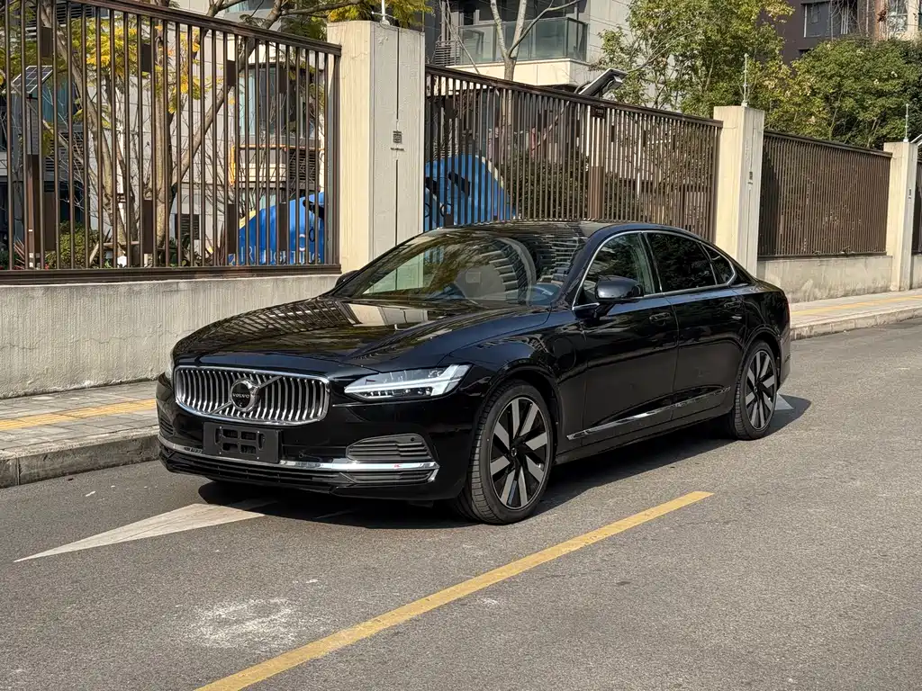 VOLVO S90 PLUG IN HYBRID