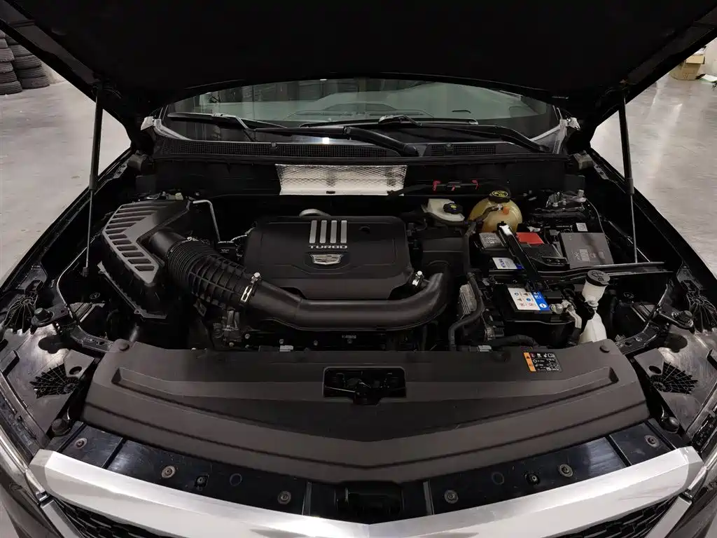 Cadillac XT6 2022 2.0T мест Luxury
