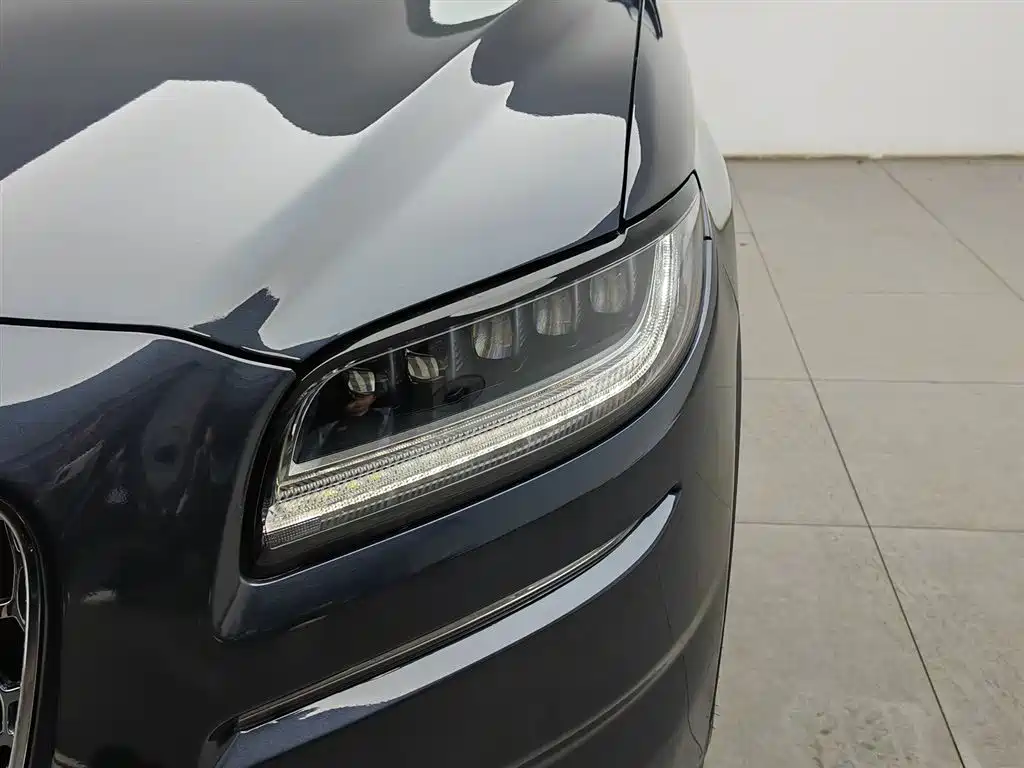 Lincoln Nautilus 2021 2.7T