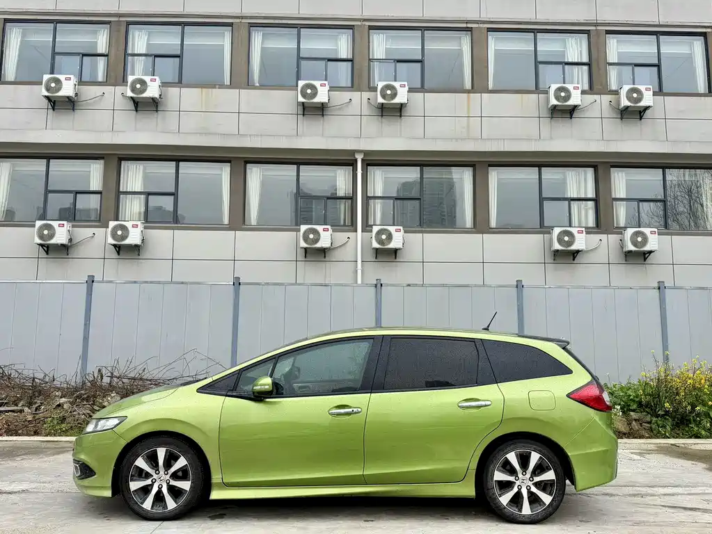 Honda Jade 2013 1.8L CVT Luxury 5 мест