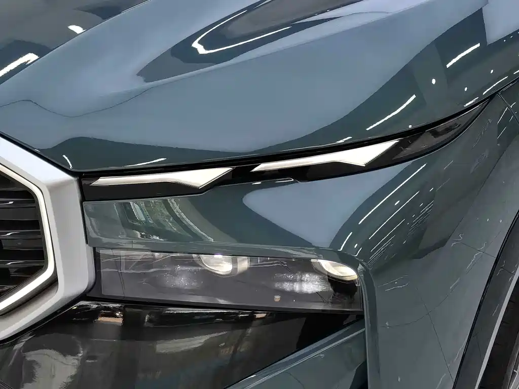 BMW XM — миниатюра 8