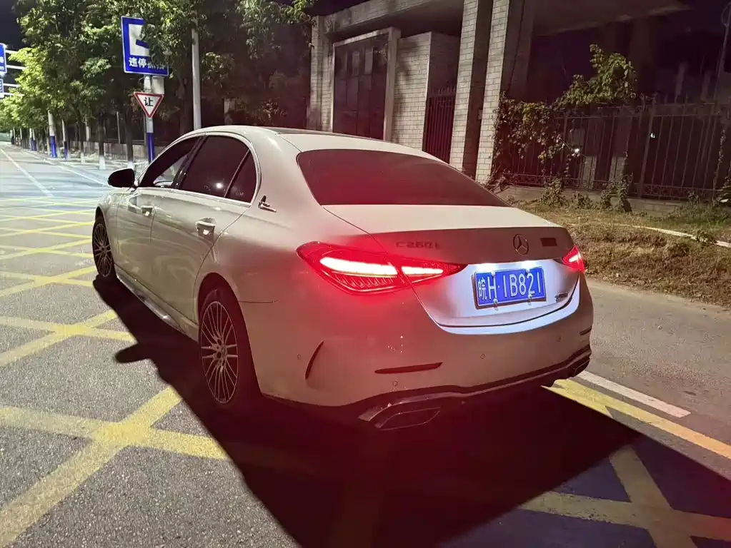 Mercedes-Benz C-Class — миниатюра 7