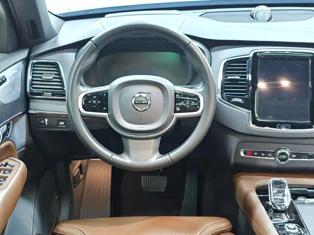 Volvo XC90 2021 B6 Luxury 7 мест