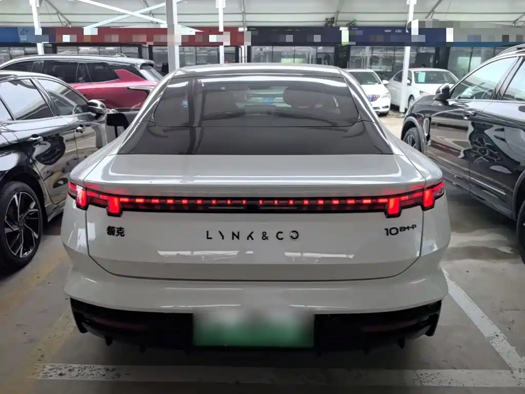 Lynk & Co 10 2025 120 Ultra