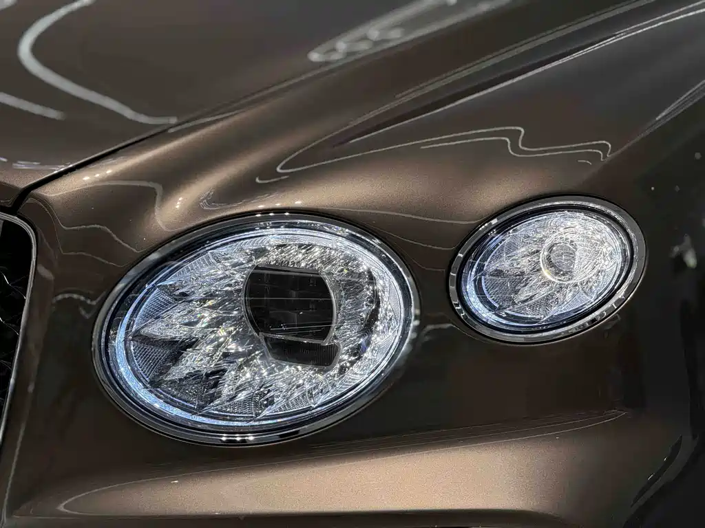 Bentley Bentayga — миниатюра 15