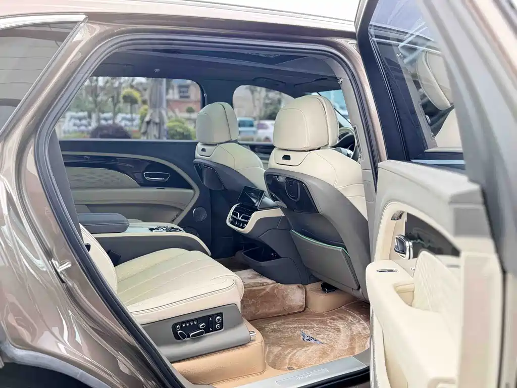 Bentley Bentayga — миниатюра 21
