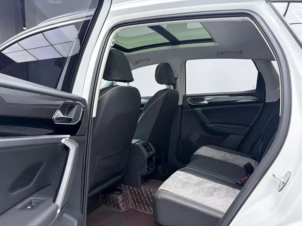 Volkswagen TayronX X 2020 330TSI Luxury Smart Connect