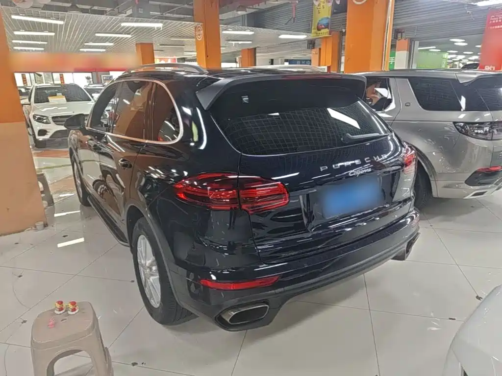 Porsche Cayenne — миниатюра 5
