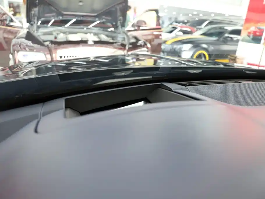 Bentley Flying Spur — миниатюра 27