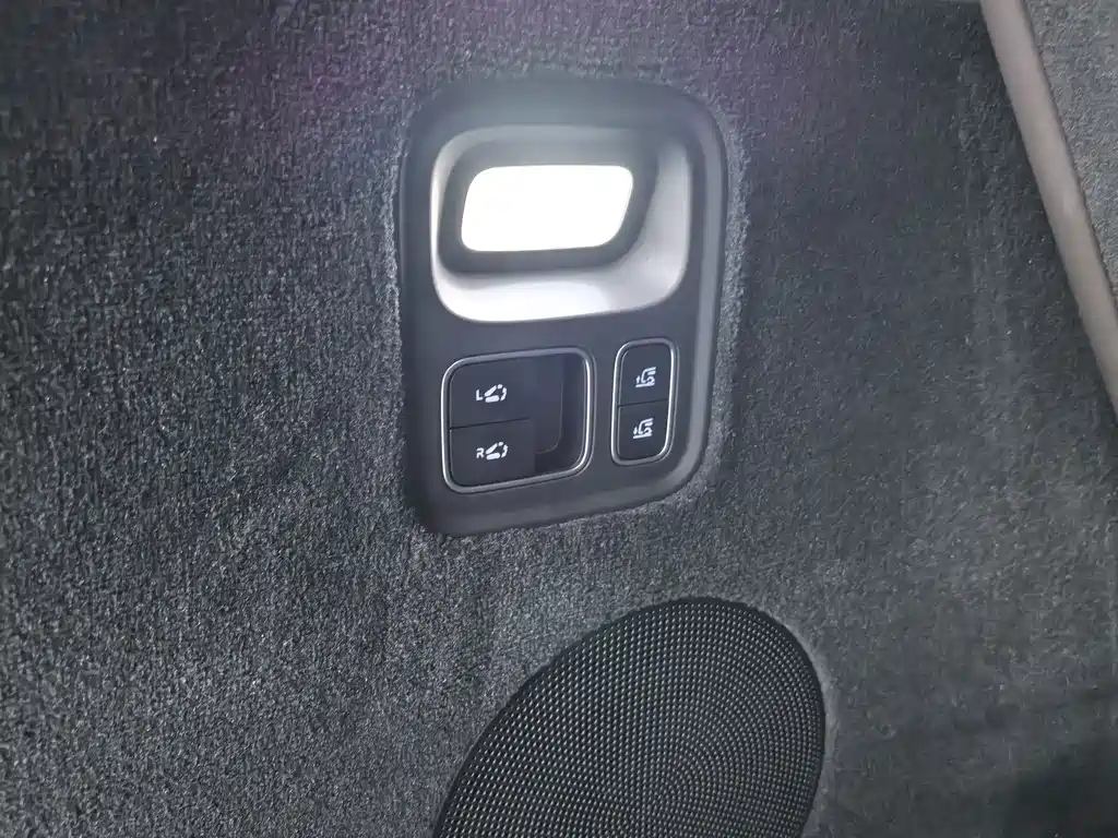 Li Auto Li MEGA — миниатюра 14