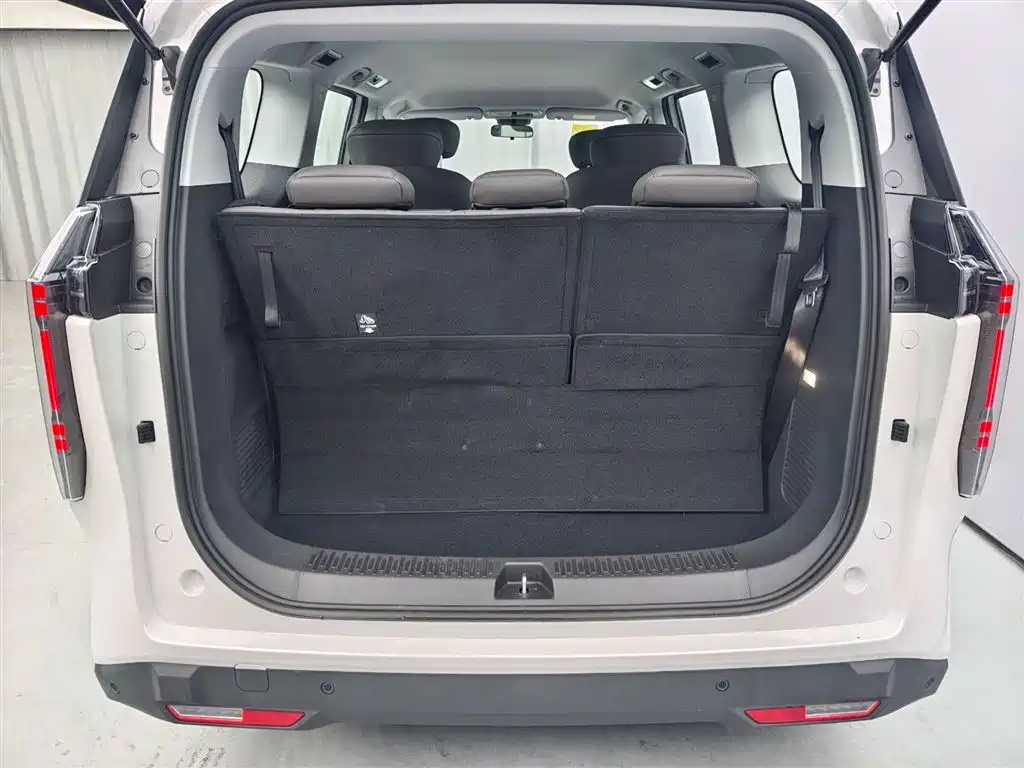 SAIC MAXUS EVERYONE 7