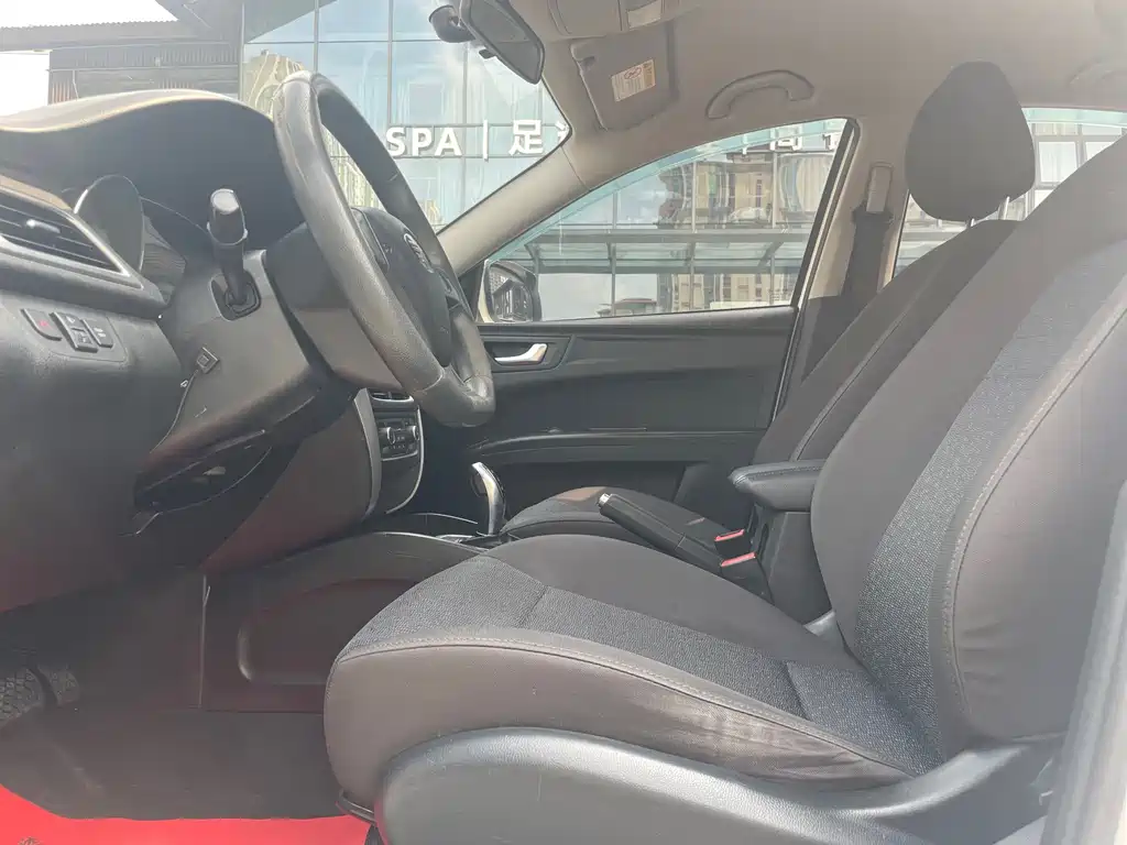 Bestune B30EV — миниатюра 6