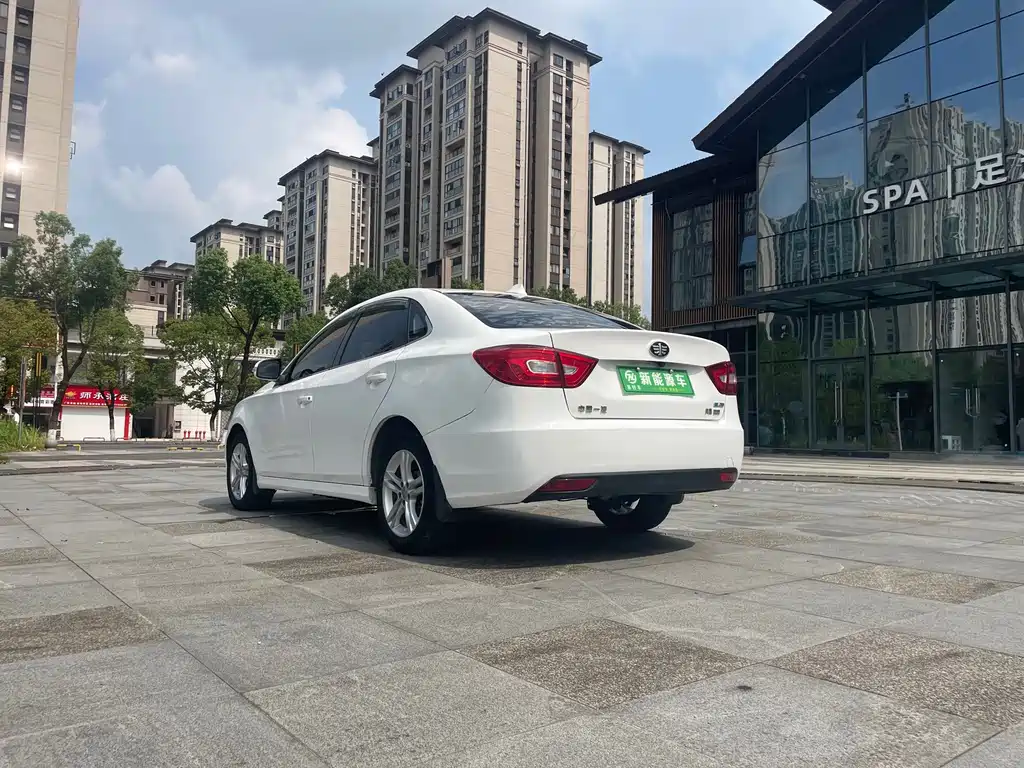 Bestune B30EV — миниатюра 12