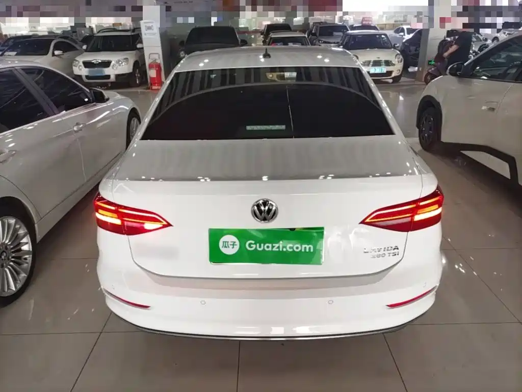 Volkswagen Lavida — миниатюра 6
