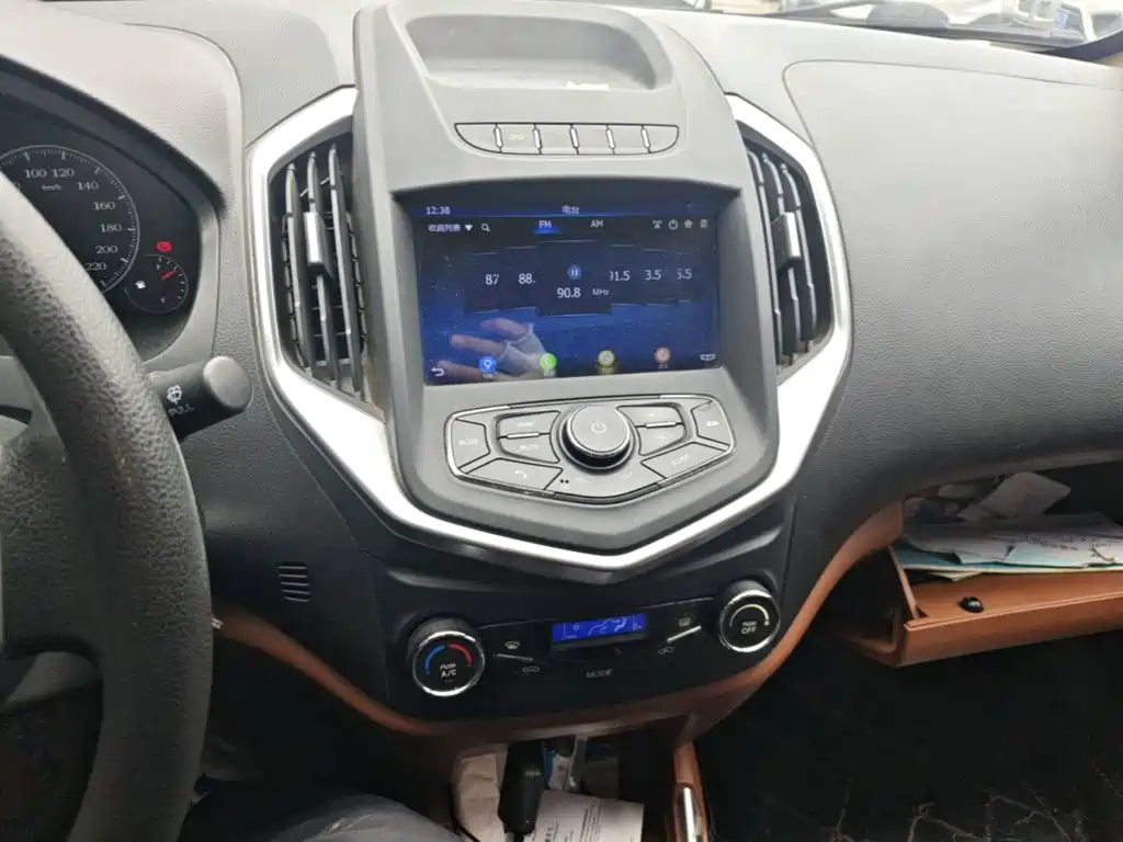 Geely King Kong — миниатюра 18