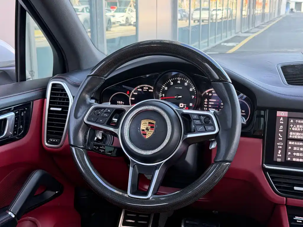 PORSCHE CAYENNE