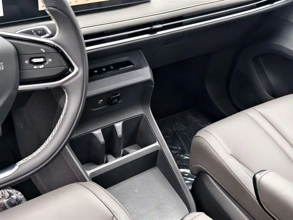 SAIC MAXUS EVERYONE 7