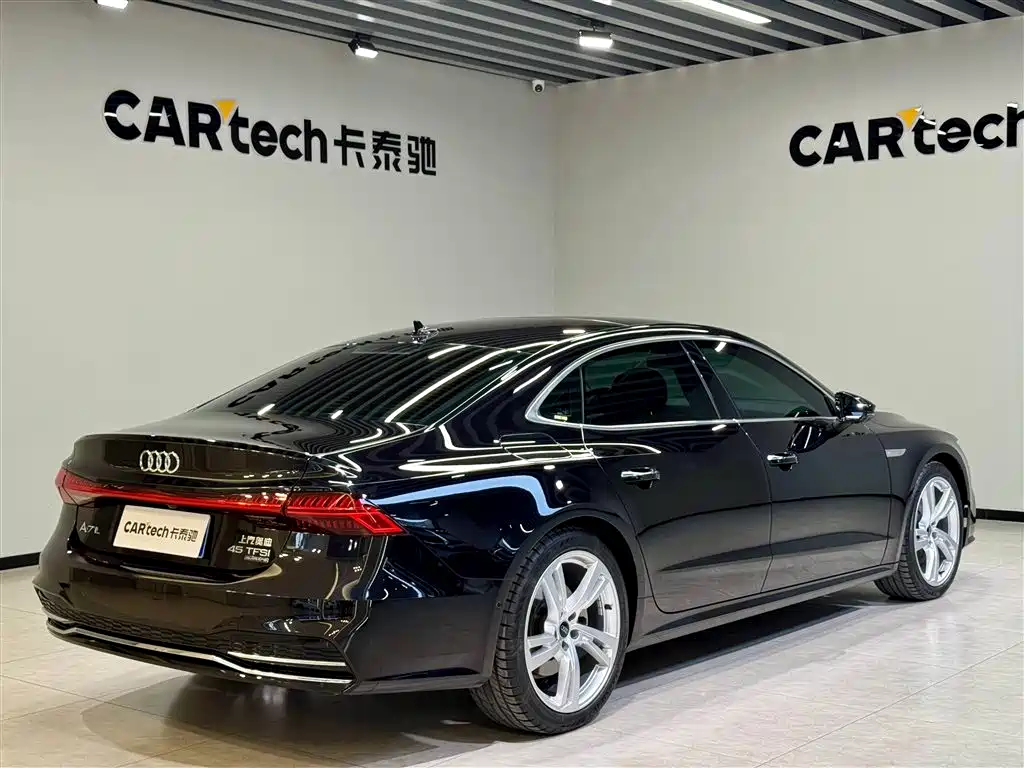 Audi A7L 2024 45TFSI quattro S-line