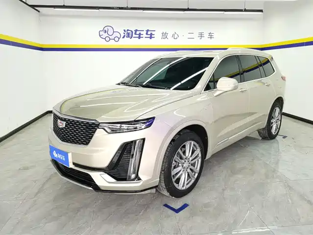CADILLAC XT6