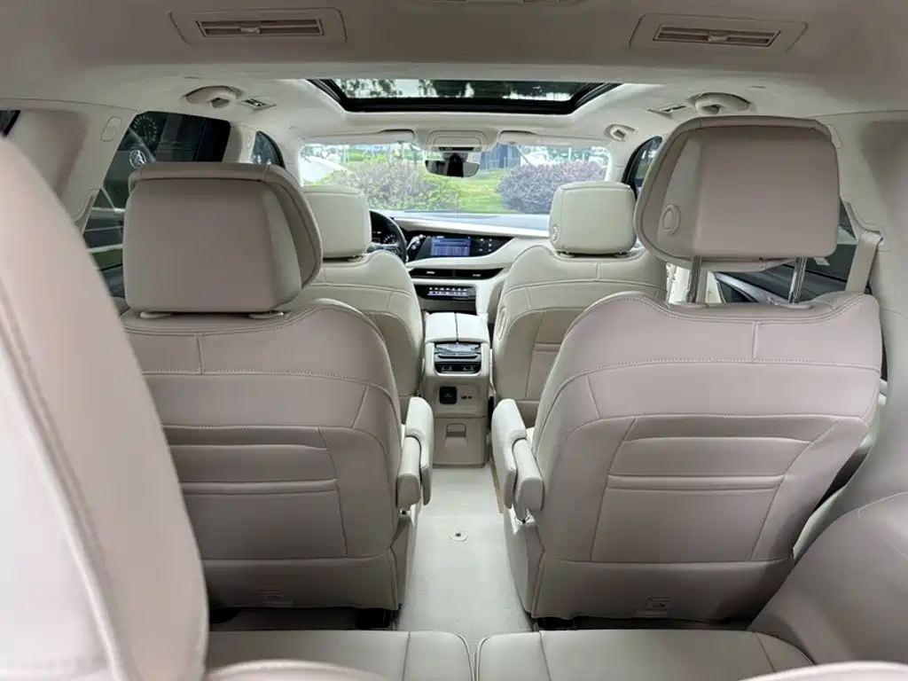 Buick Enclave — миниатюра 17