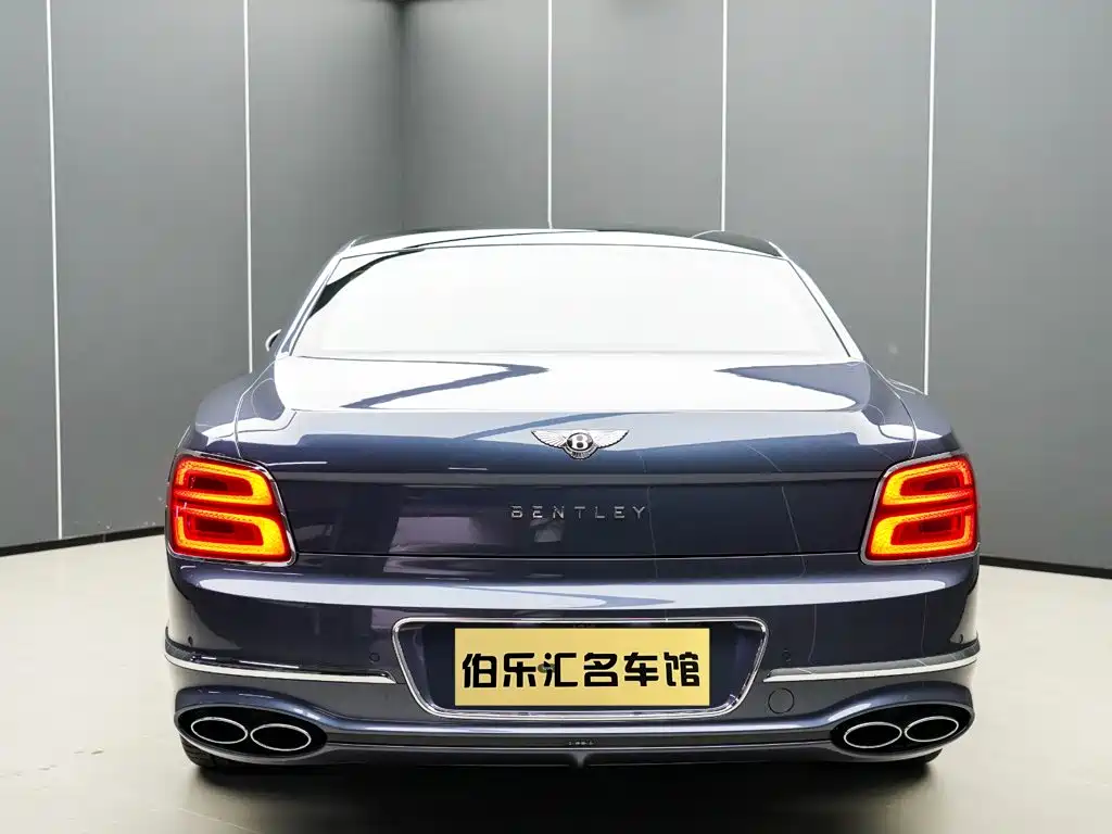 Bentley Flying Spur PHEV — миниатюра 5