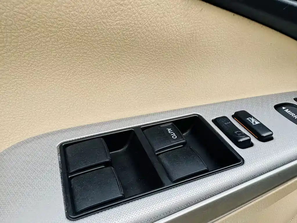 Toyota Camry — миниатюра 14