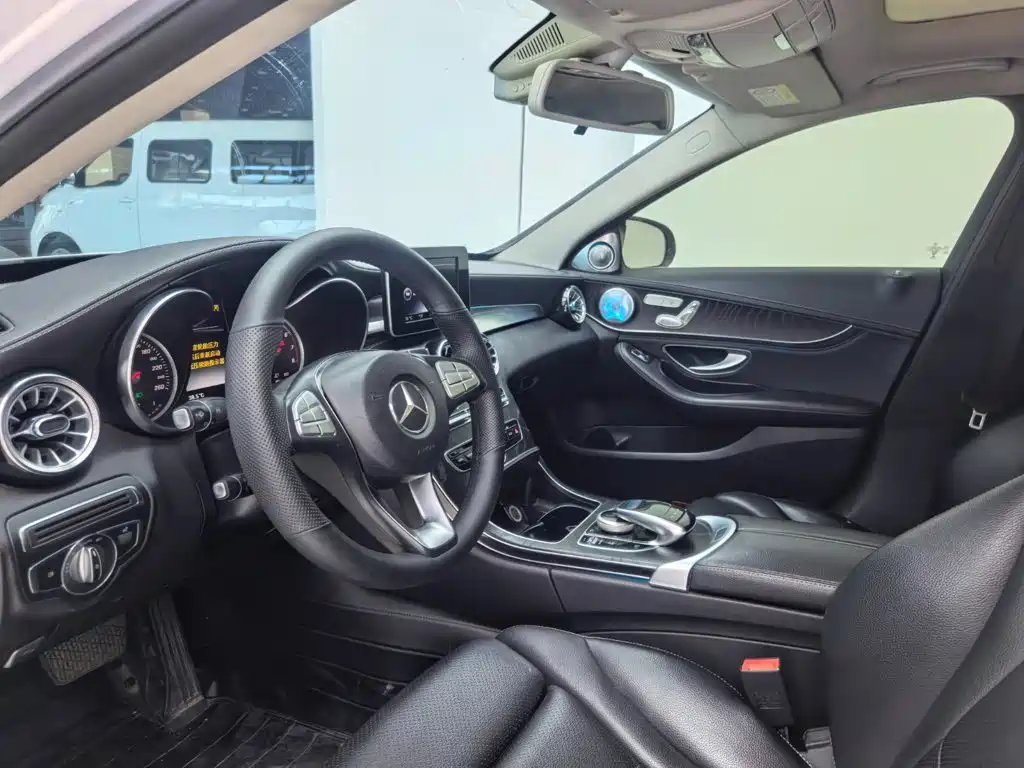 Mercedes-Benz C-Class — миниатюра 5