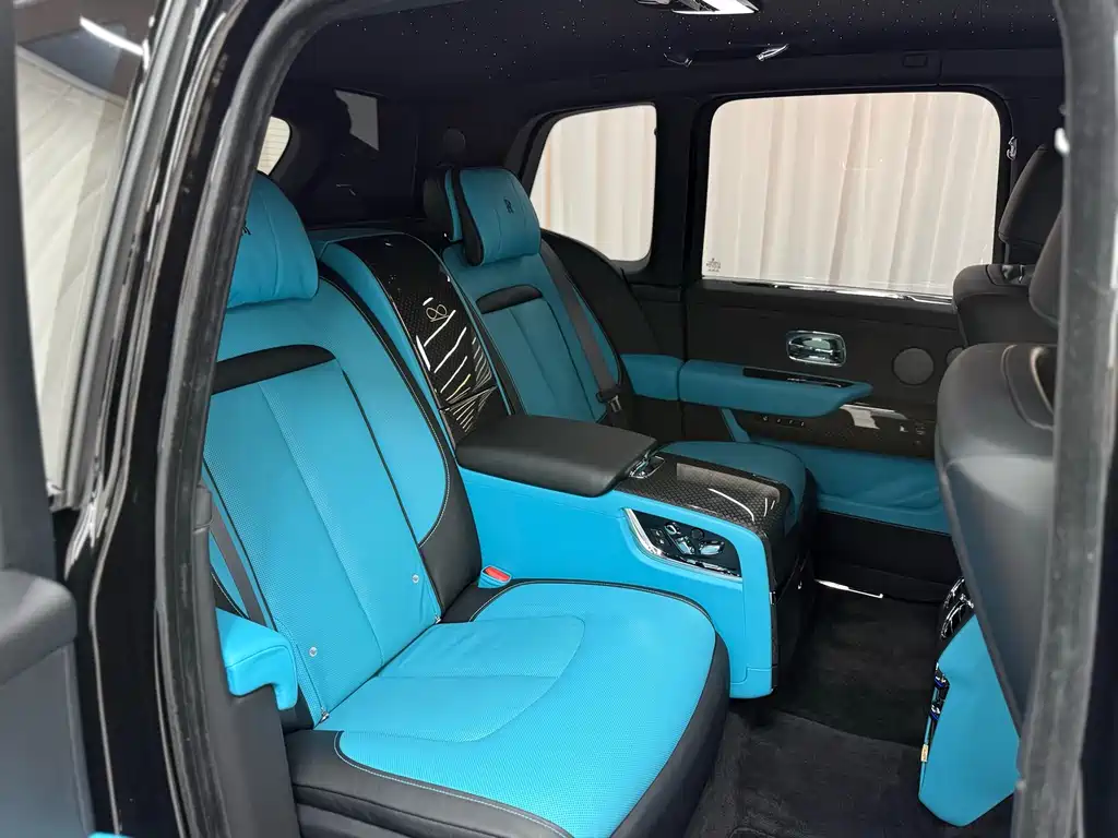 Rolls-Royce Cullinan - фото 16