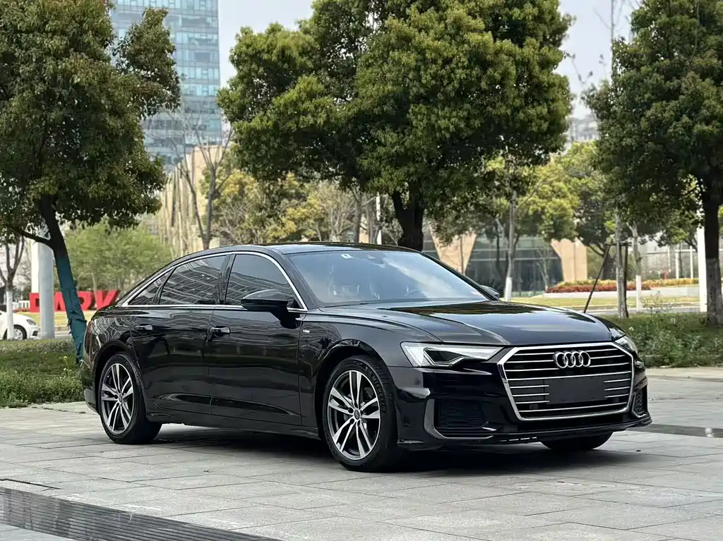 Audi A6L - фото 3