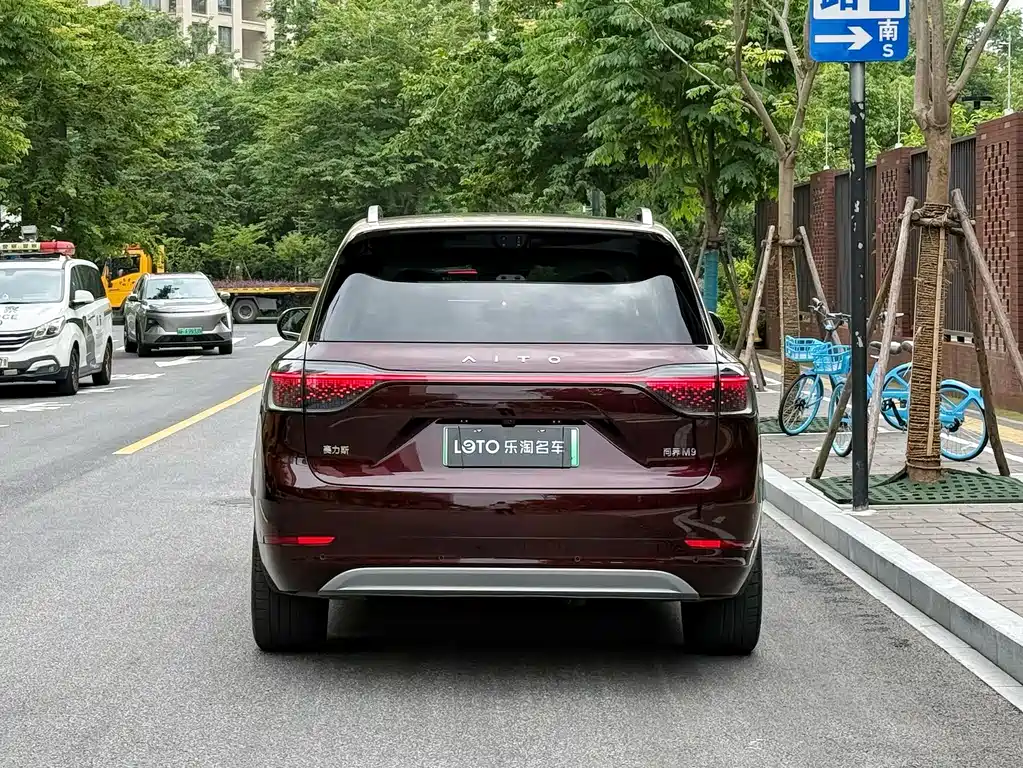 Aito M9 2025 Ultra 52kWh 5 мест (192 )