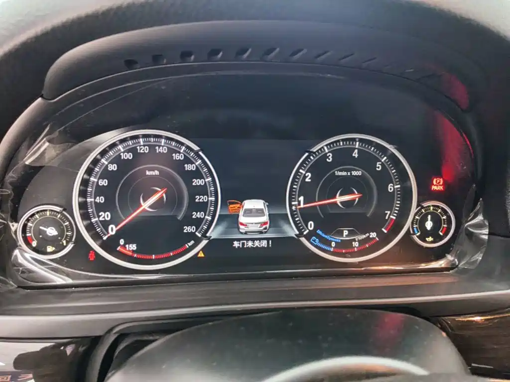 BMW 5 Series — миниатюра 12